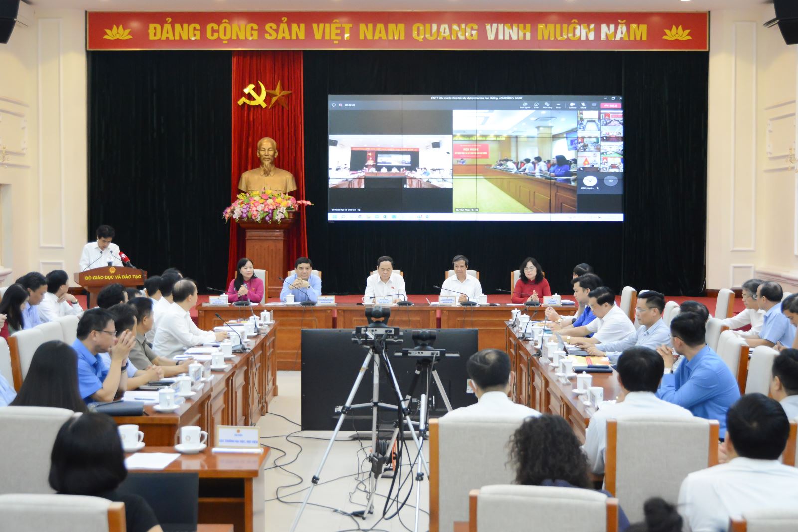 Đẩy mạnh công tác xây dựng văn hóa học đường