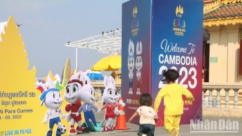 [Ảnh] Không khí SEA Games 32 tại Phnom Penh trước giờ khai mạc