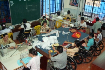 Cải thiện hệ thống luật pháp và thể chế vì người khuyết tật