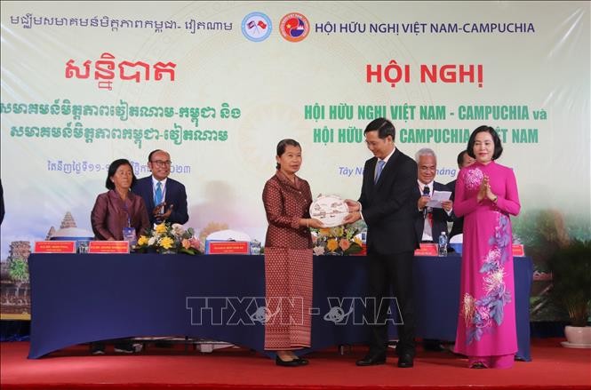 Tăng cường quan hệ hữu nghị chiến lược và truyền thống Việt Nam - Campuchia